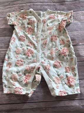 Vitamins baby green floral romper vguc 6m